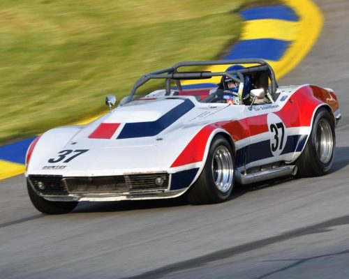 vintage-corvette-racing
